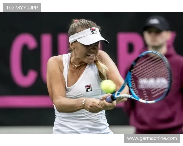 广州网球队在联合会杯积分榜上以70分稳居第一名展现强劲实力 广州网球队在联合会杯积分榜上以70分稳居第一名展现强劲实力