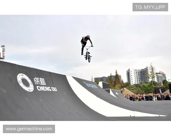 成都极限运动队在极限运动会中的速度表现分析与点评