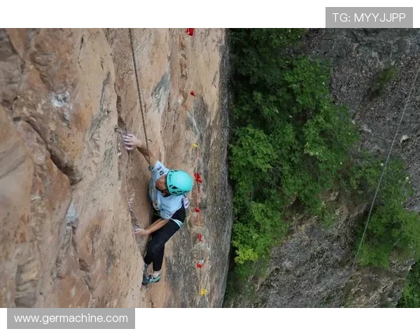 攀岩力量巅峰对决上海攀岩队勇夺TOP10榜首荣耀