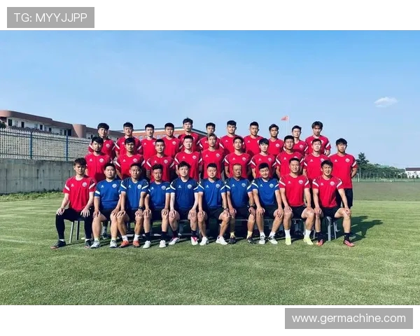 武汉足球队防守战术解析与球队整体表现的关系探讨